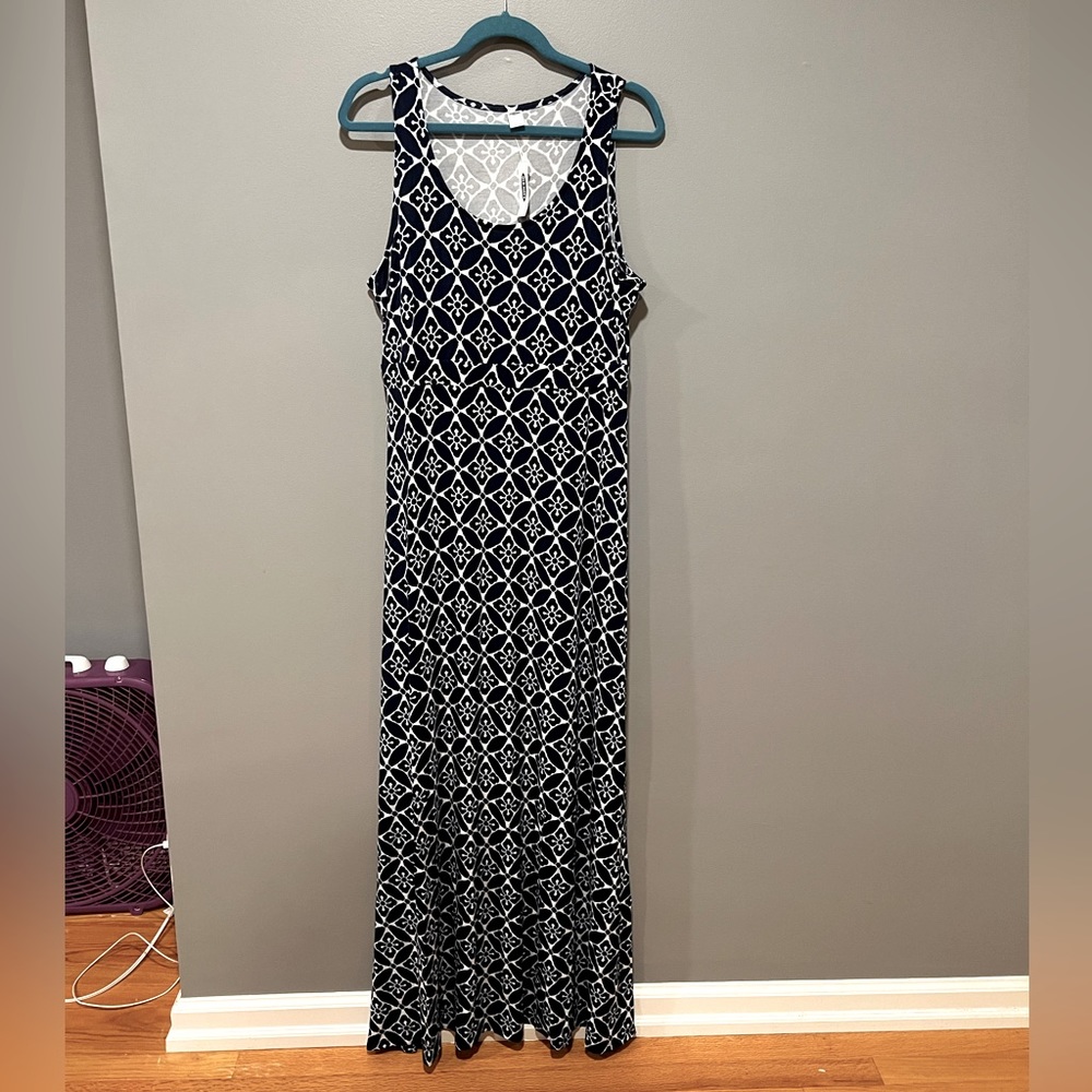 Old Navy maxi dress navy blue Large. NWT